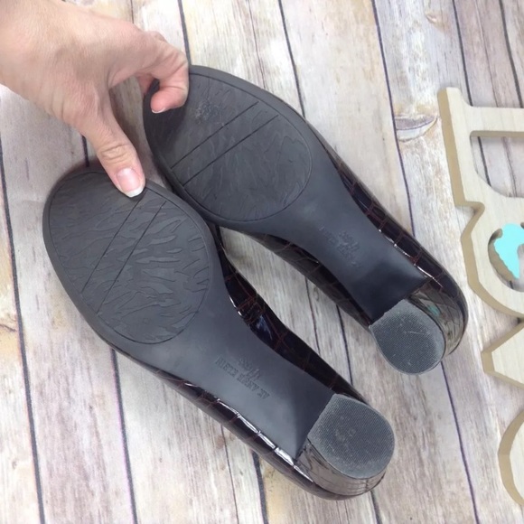 ❗️SOLD❗️Anne Klein brown block heel dress shoes - Picture 6 of 7
